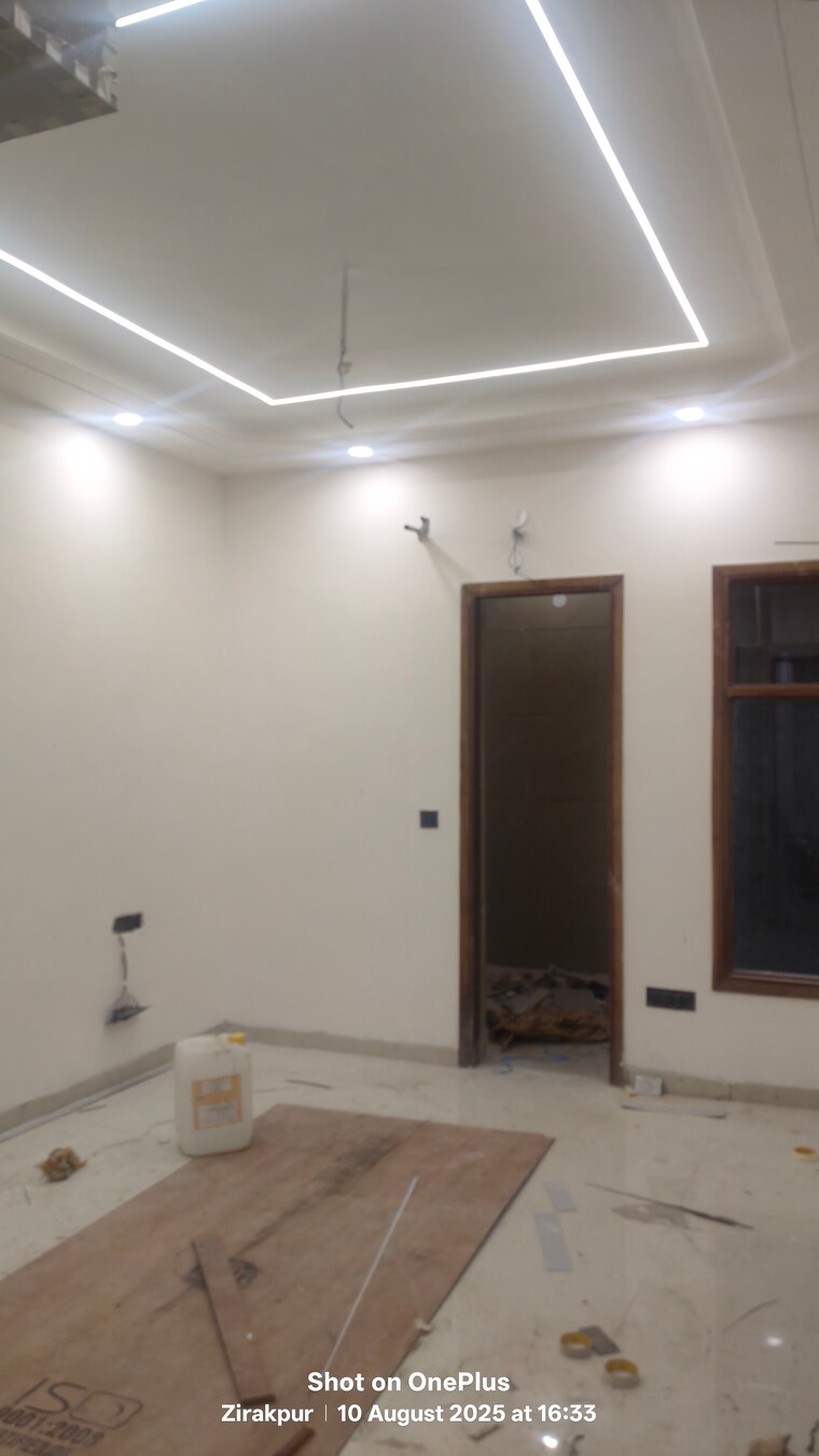 Room, dhakoli 6 Bedroom 213 Sq.Yd. Villa In Dhakoli Zirakpur 9060323