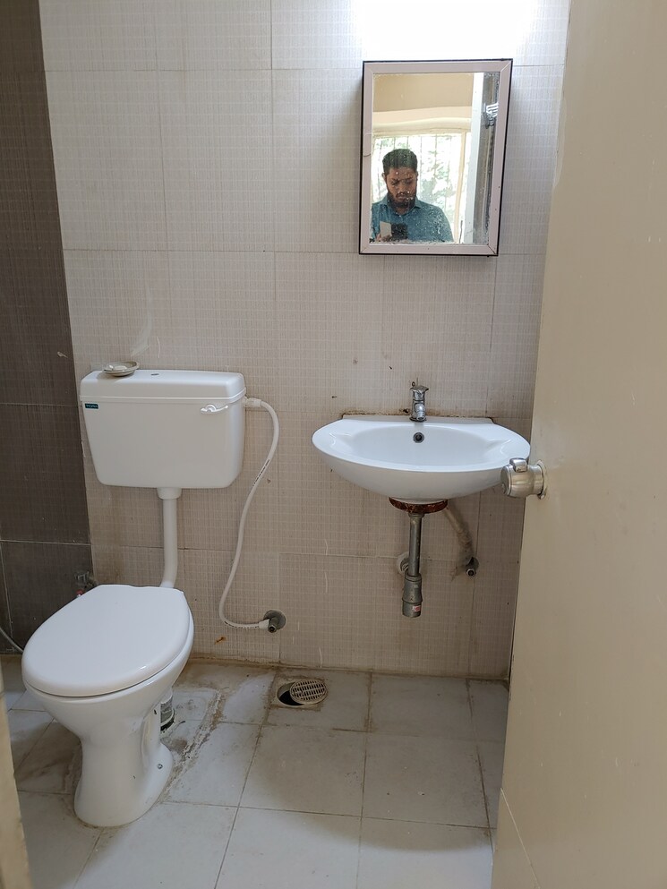 Bathroom, ambiience-antilia 2 Bedroom 1100 Sq.Ft. Apartment In Bavdhan Pune 9060300