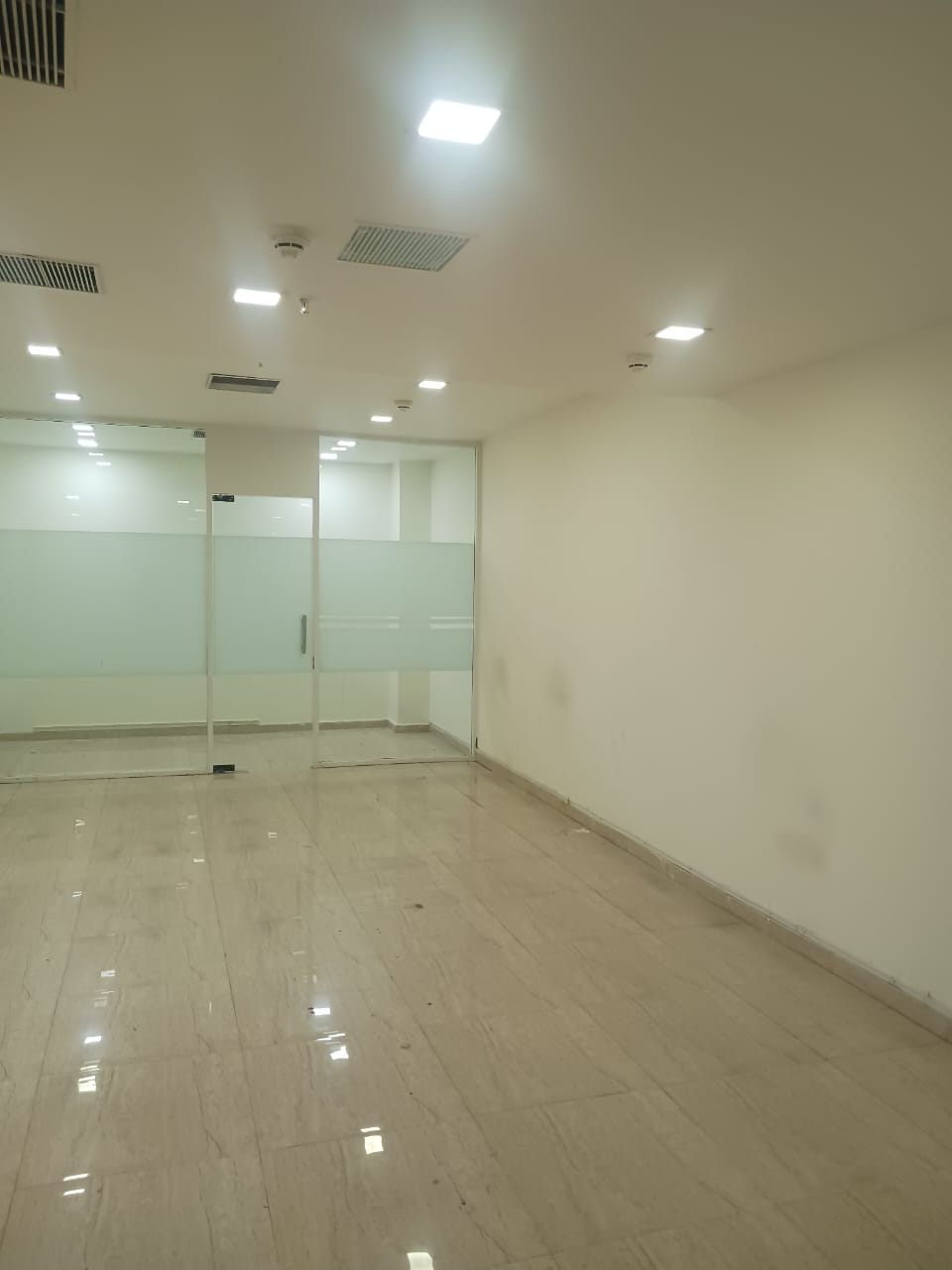 Office Space For Rent in Lbs Road 