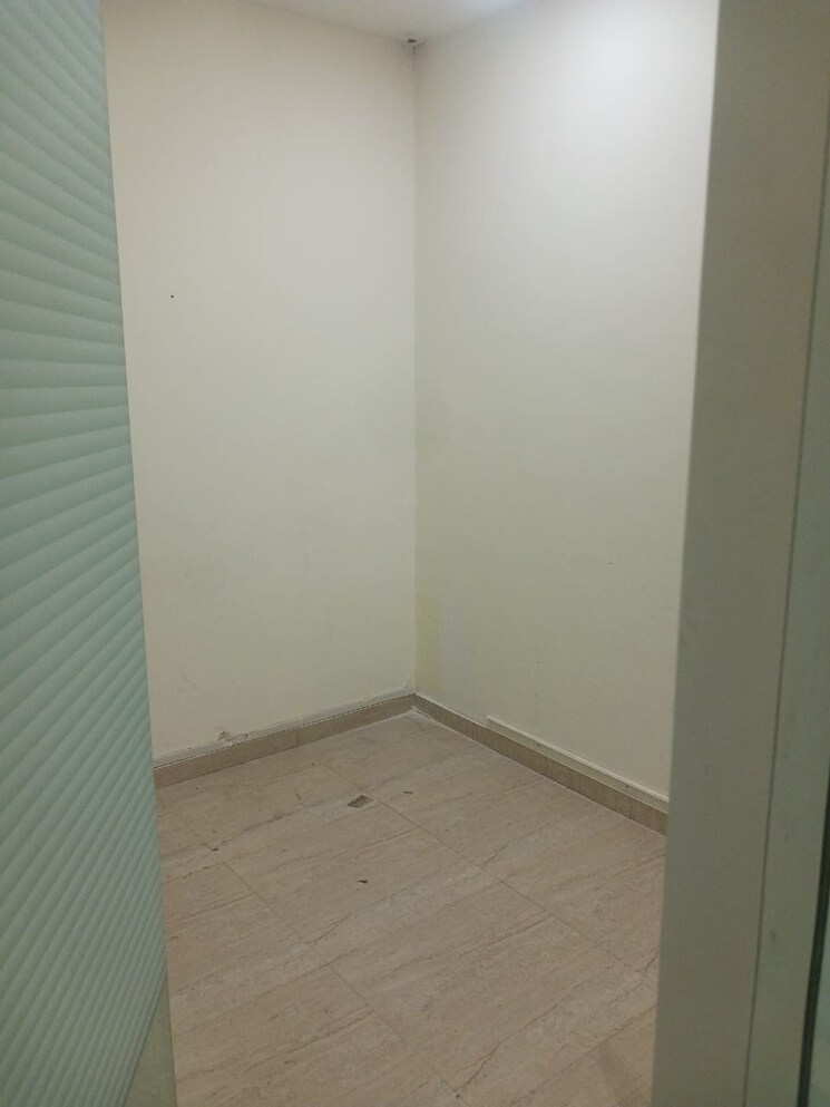 Room, bhandup west Commercial Office Space 790 Sq.Ft. In Bhandup West Mumbai 9060340