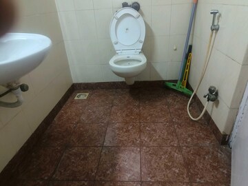 Bathroom in 2 BHK Apartment at Lokhandwala Complex, Andheri West – for Rent