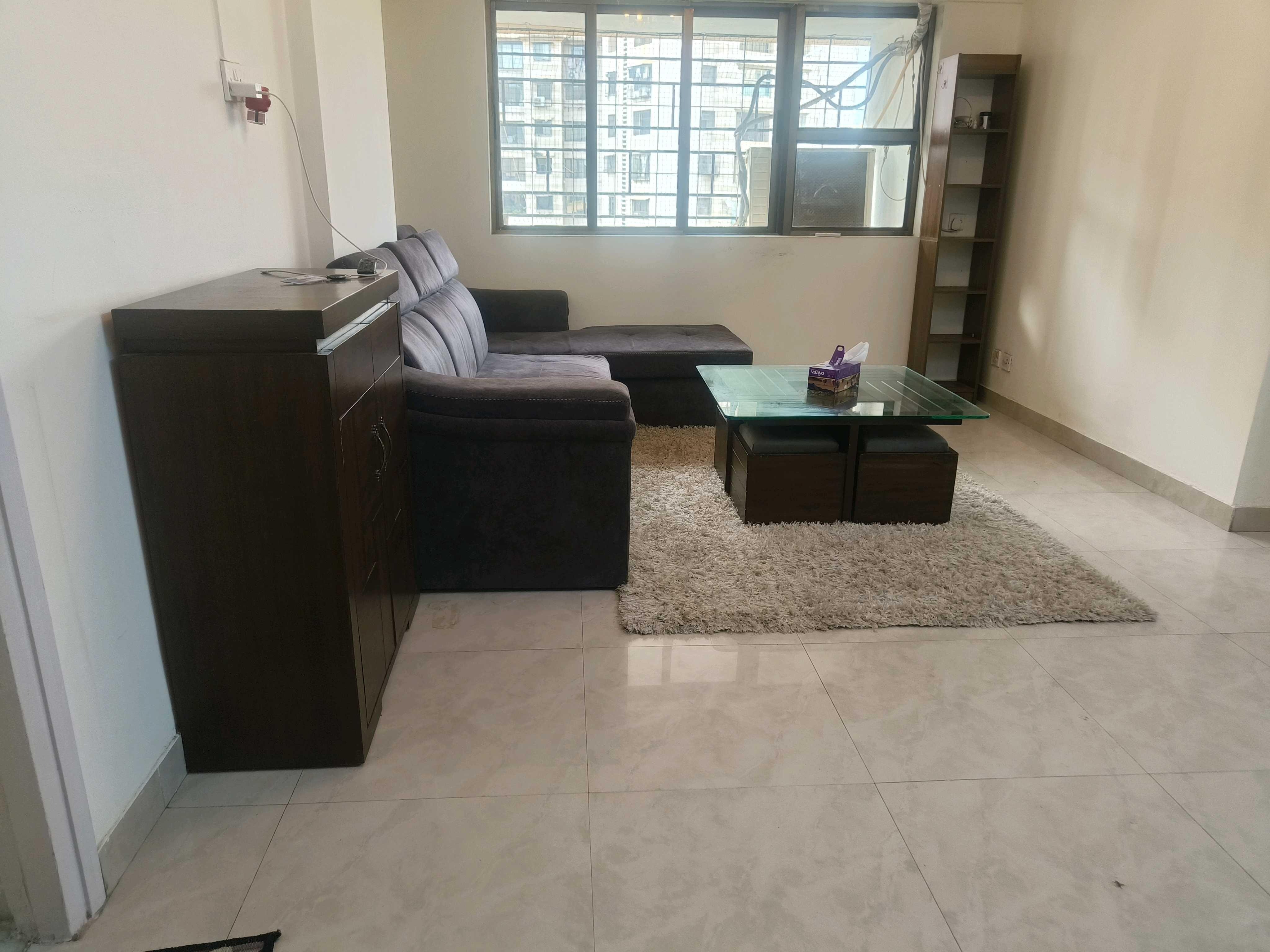 2 BHK + Servant Room 800 Sq.Ft. Apartment in Lokhandwala Complex