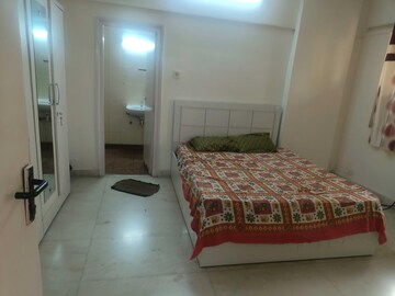 Bedroom in 2 BHK Apartment at Lokhandwala Complex, Andheri West – for Rent