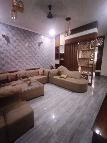 2 BHK Apartment For Rent in Vip Road