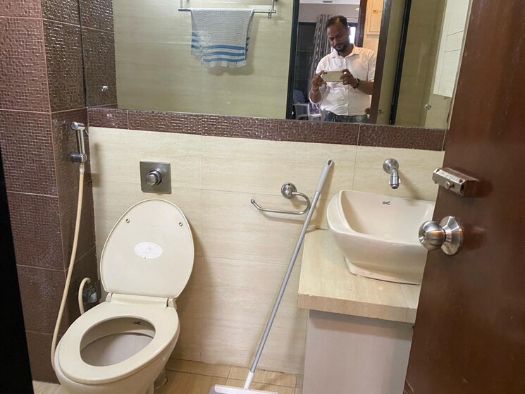 Bathroom, hiranandani-garden-brentwood 2 Bedroom 1100 Sq.Ft. Apartment In Powai Mumbai 9060377