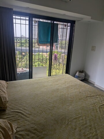 Room in 2 BHK Apartment at Bhoomi Classic, Malad West – for Rent