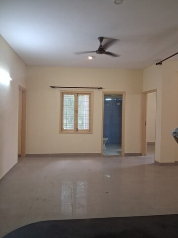 Room in 4 BHK Apartment at Omaxe The Olive Heights, Sector 56 – for Rent