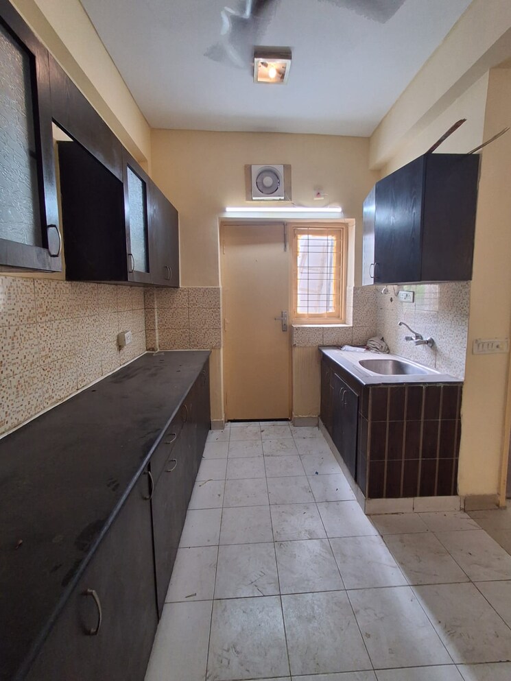 Kitchen, omaxe-the-olive-heights 4 Bedroom 2300 Sq.Ft. Apartment In Sector 56 Gurgaon 9060434