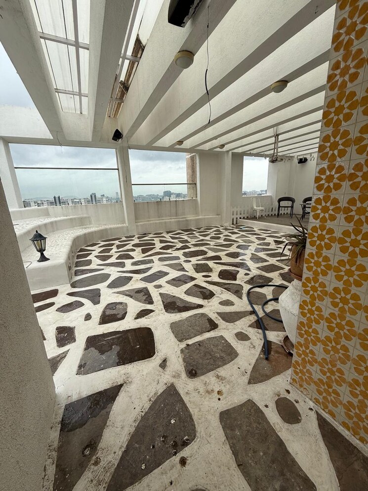  Parking, gkg-the-kings-way 2.5 Bedroom 1550 Sq.Ft. Penthouse In Ghorpadi Pune 9060482