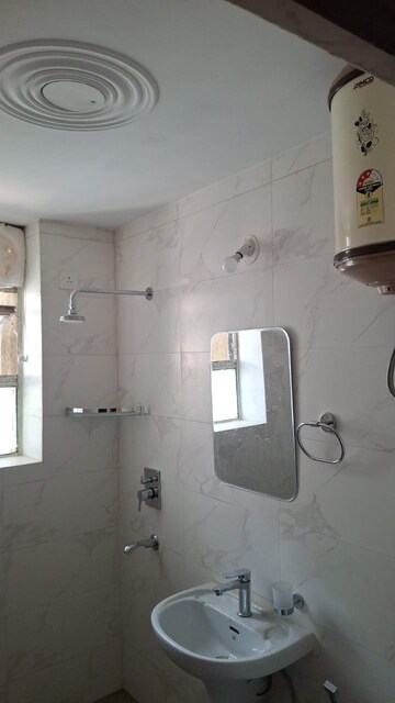 Bathroom in 3.5 BHK Apartment at Park View Apartments Gurgaon, Sector 56 – for Rent