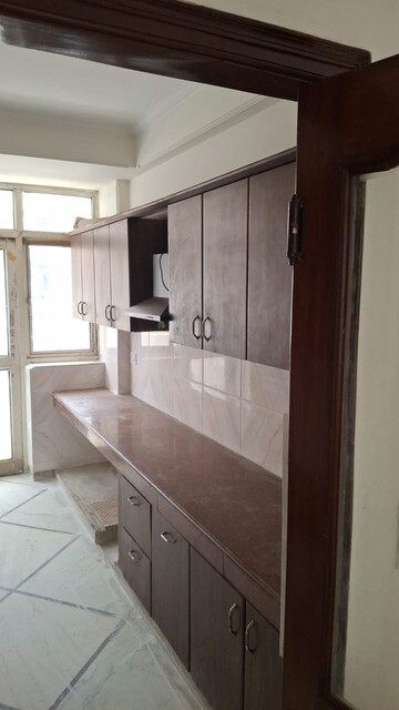 Kitchen in 3.5 BHK Apartment at Park View Apartments Gurgaon, Sector 56 – for Rent