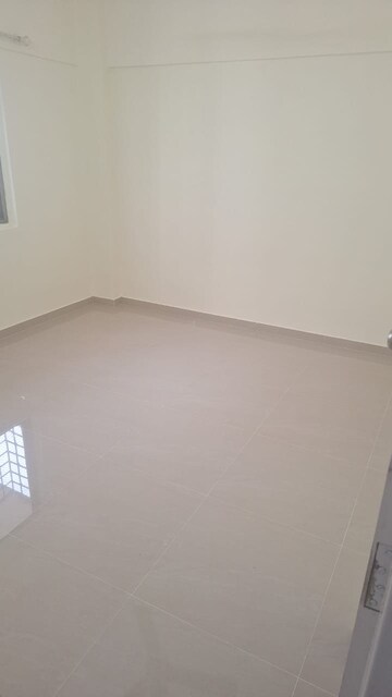Room in 1 BHK Apartment at Aplite Sapphire, Tardeo – for Sale
