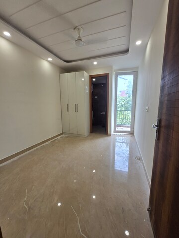 Furnished Amenities in 3 BHK Builder Floor at Palm Residency Chhatarpur, Chattarpur – for Rent