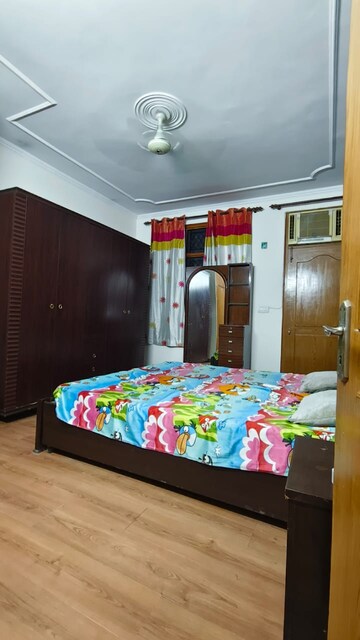 Bedroom in 3.5 BHK Apartment at Park Royal Apartment, Sector 56 – for Rent