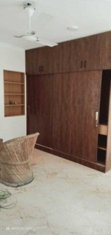 Furnished Amenities in 3 BHK Apartment at DDA Rosewood Apartments, Vasant Kunj – for Rent