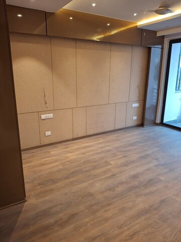 Room in 1 BHK Builder Floor at Sector 7 – for Rent