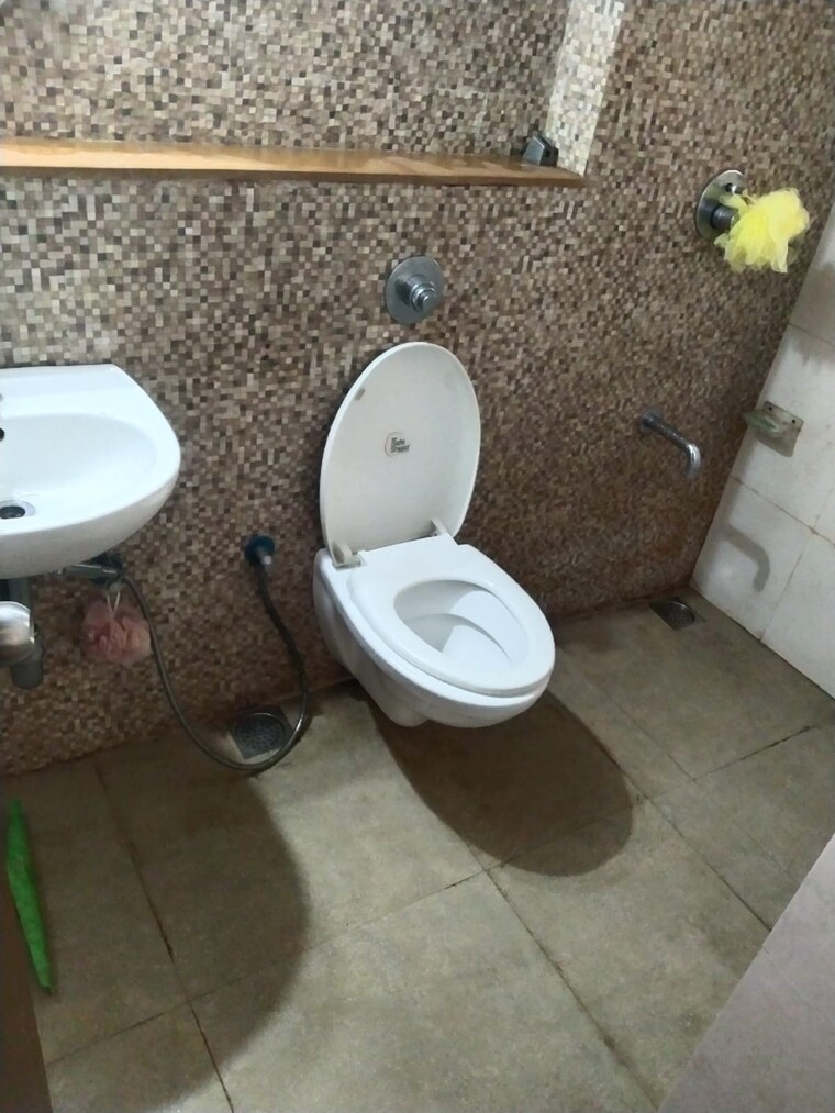 Bathroom, lodha-palava-city-lakeshore-greens 2 Bedroom 738 Sq.Ft. Apartment In Dombivli East Thane 9060596