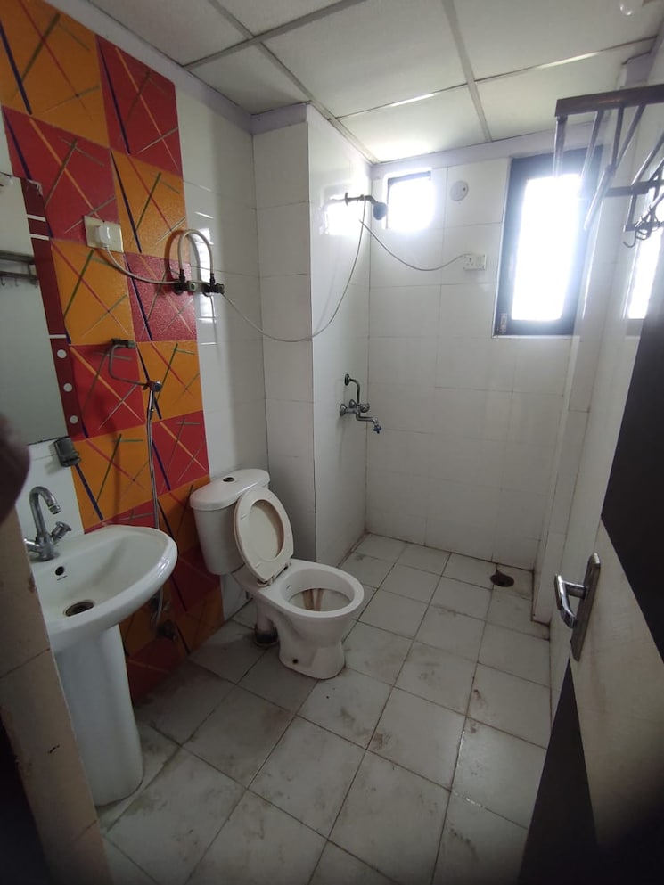 Bathroom, gulmohur-garden 3 Bedroom 1590 Sq.Ft. Apartment In Raj Nagar Extension Ghaziabad 9060620