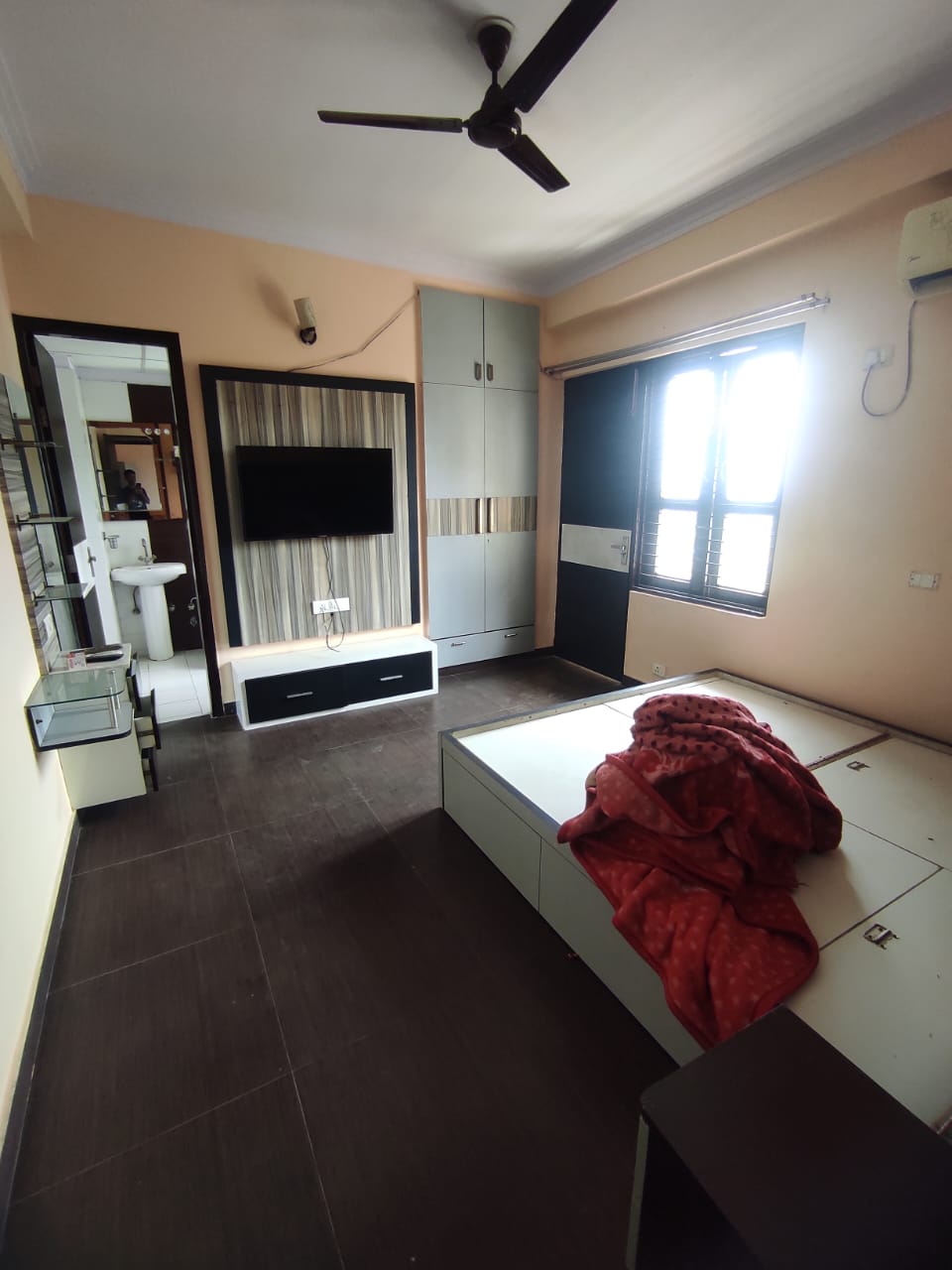 3 BHK + Servant Room 1590 Sq.Ft. Apartment in Gulmohur Garden