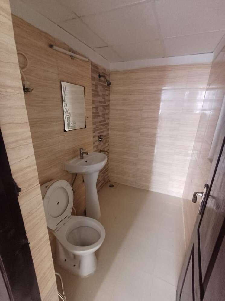 Bathroom, gardenia-square-i 2 Bedroom 756 Sq.Ft. Apartment In Dundahera Ghaziabad 9060614