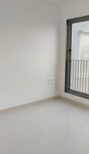 Room in 2 BHK Apartment at Sunteck City Avenue 4, Goregaon West – for Sale