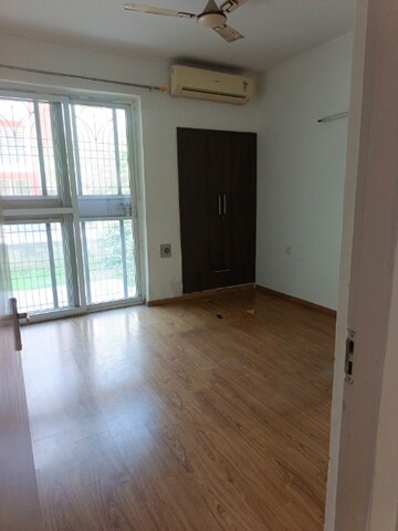 Room in 2.5 BHK Builder Floor at Orchid Island, Sector 51 – for Sale