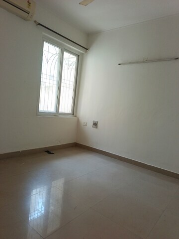 Room in 2.5 BHK Builder Floor at Orchid Island, Sector 51 – for Sale
