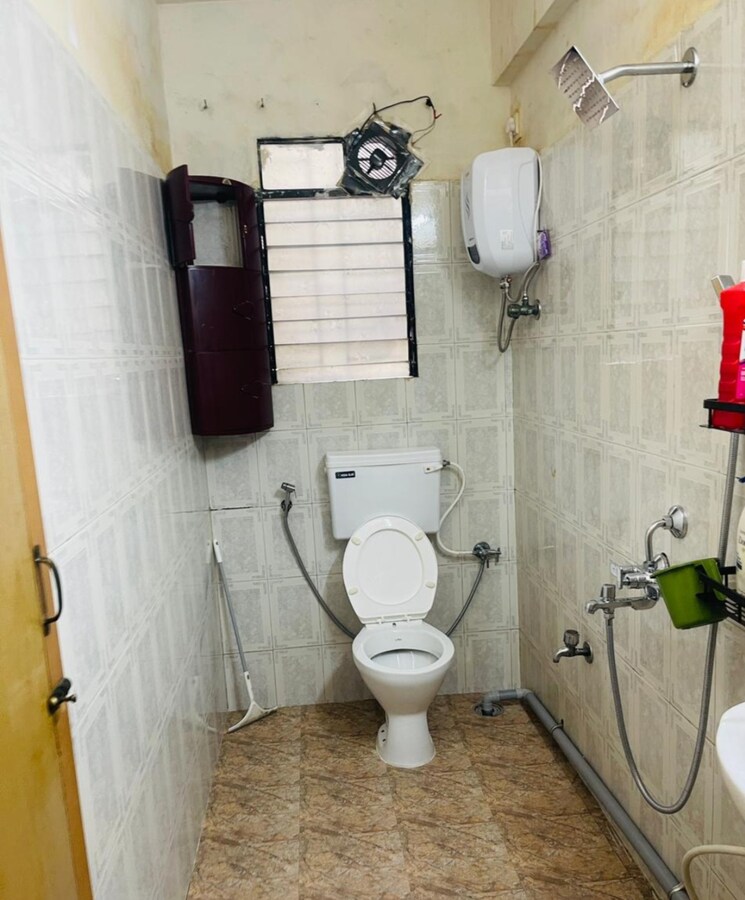 Attached Bathroom, vasundhara-kiran-society 3 Bedroom 1200 Sq.Ft. Apartment In Juinagar Navi Mumbai 9060648