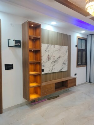 Room in 4 BHK Builder Floor at Knowledge Park V Greater Noida – for Sale