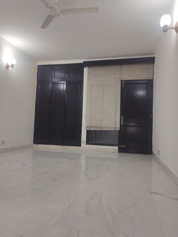 Furnished Amenities in 3 BHK Builder Floor at Greater Kailash I – for Rent