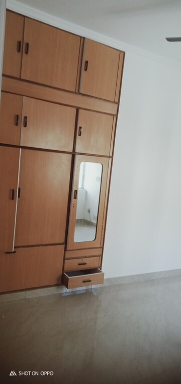 Room in 3 BHK Apartment at DDA Rosewood Apartments, Vasant Kunj – for Rent
