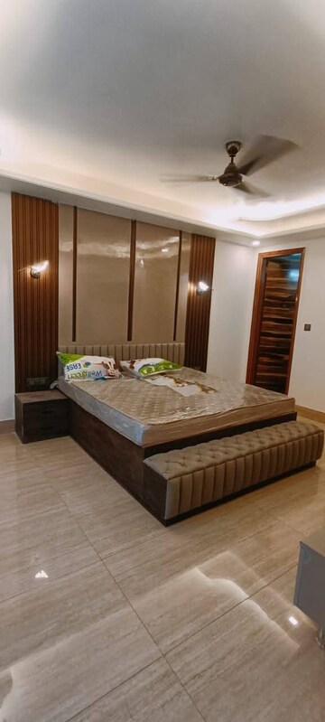 Bedroom in 2 BHK Builder Floor at Sector 7 – for Rent