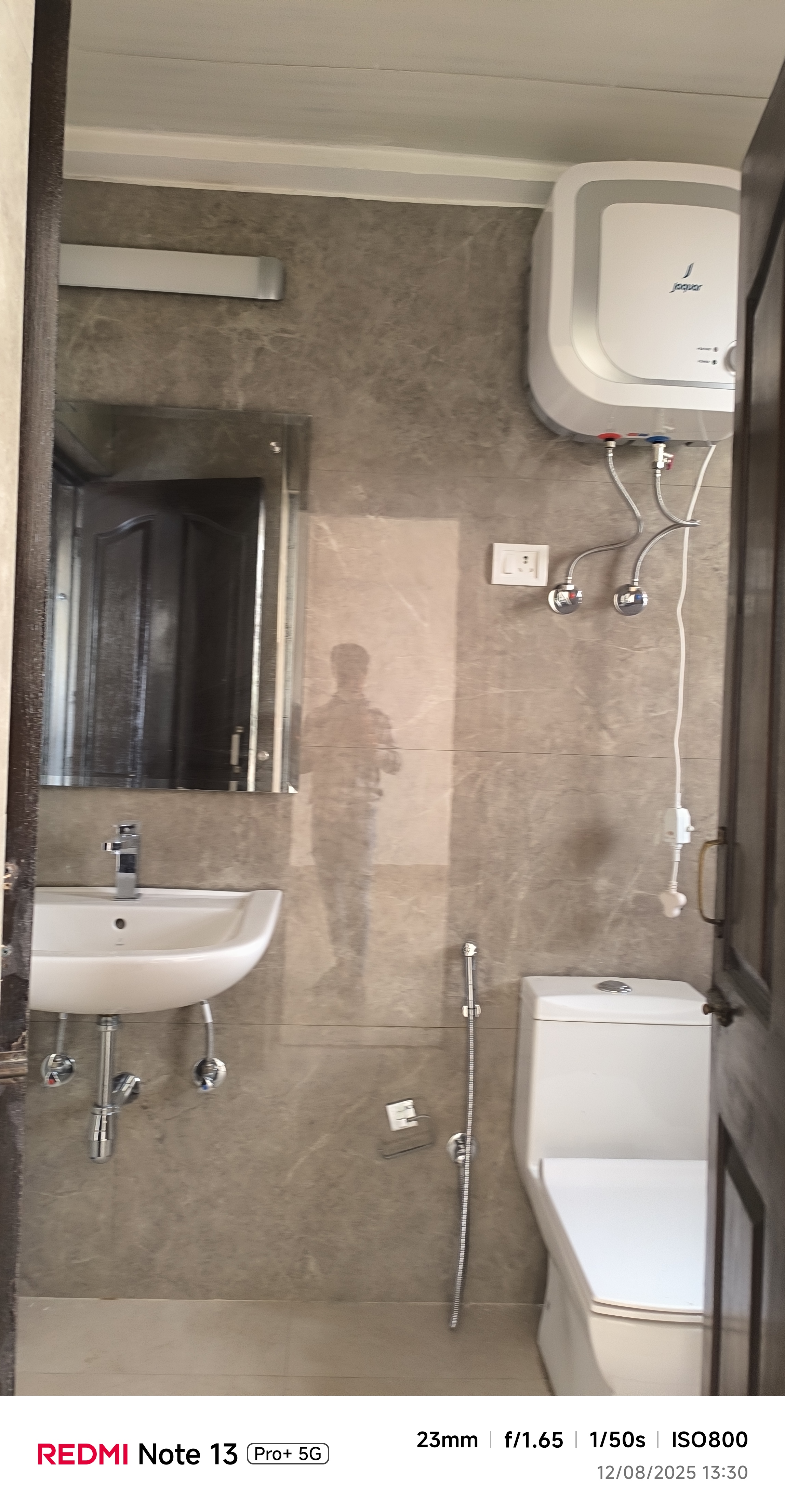 3 BHK + Servant Room,Extra Room 2350 Sq.Ft. Apartment in Shiv Shakti Apartments Gurgaon