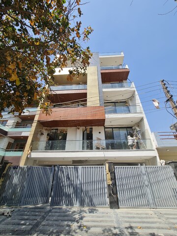 4 BHK Builder Floor For Sale in Sector 57