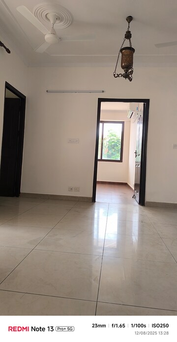 Room in 3 BHK Apartment at Shiv Shakti Apartments Gurgaon, Sector 54 – for Rent