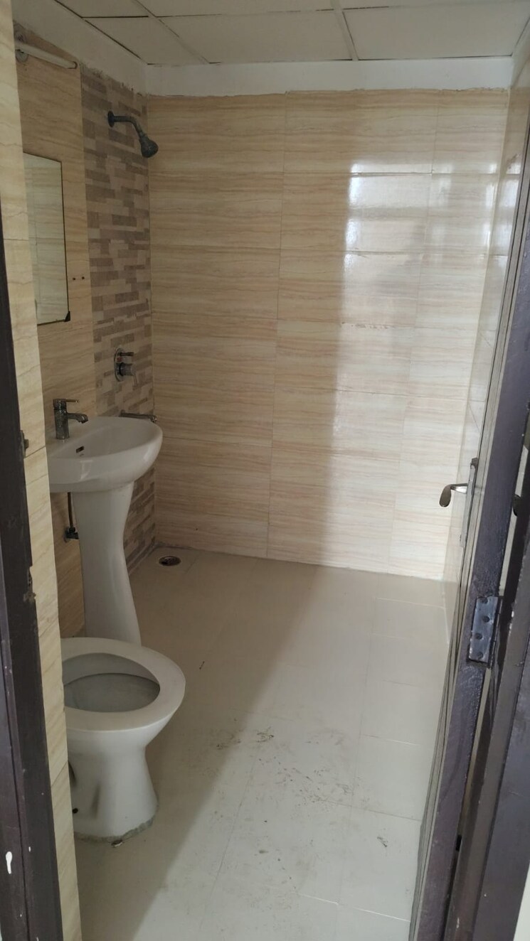 Bathroom, ascent-savy-ville-de 2.5 Bedroom 1108 Sq.Ft. Apartment In Raj Nagar Extension Ghaziabad 9060713