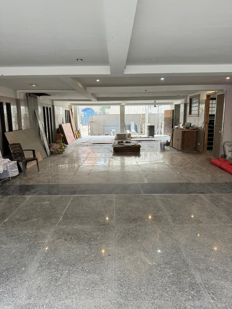  Parking, sector 45 3 Bedroom 263 Sq.Yd. Builder Floor In Sector 45 Gurgaon 9060709