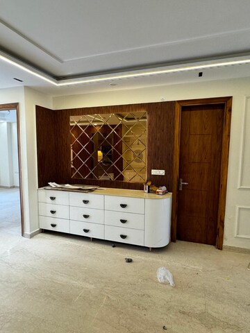 Furnished Amenities in 3 BHK Builder Floor at Sector 45 – for Sale
