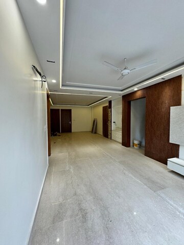 Room in 3 BHK Builder Floor at Sector 45 – for Sale