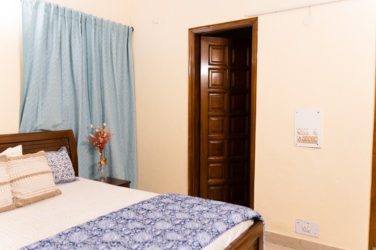 Bedroom, greater kailash i 1 Bedroom 600 Sq.Ft. Apartment In Greater Kailash I Delhi 9060747