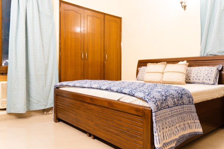 Bedroom, greater kailash i 1 Bedroom 600 Sq.Ft. Apartment In Greater Kailash I Delhi 9060761