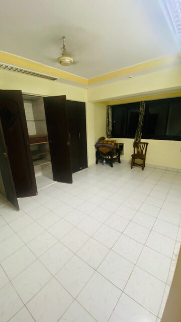 Bedroom in 2.5 BHK Apartment at Sutra Vihar, Naupada – for Rent