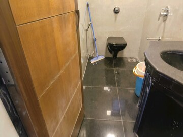 Attached Bathroom in 2 BHK Apartment at Andheri West – for Rent