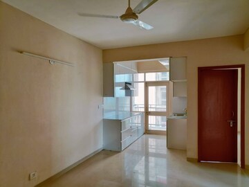 Room in 3 BHK Apartment at DLF Regal Gardens, Sector 90 – for Sale