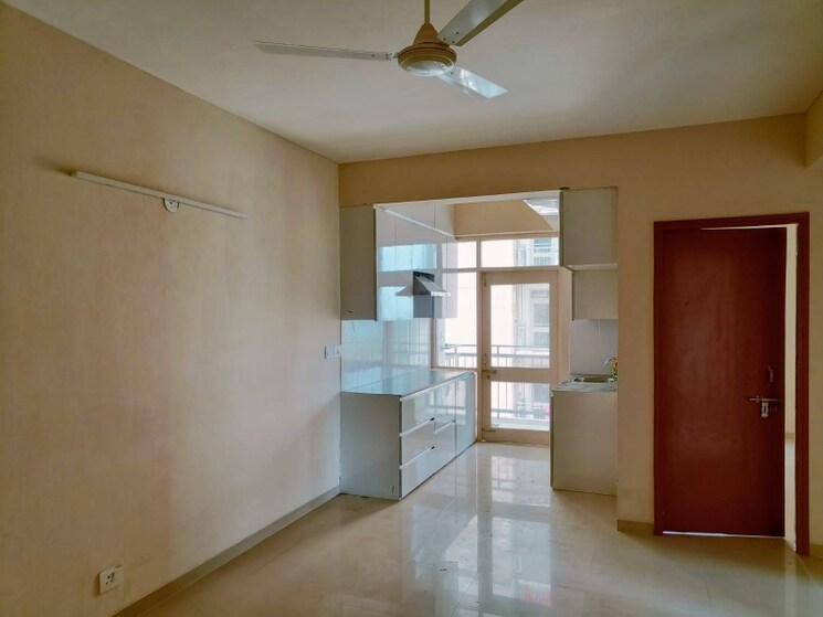 Room, dlf-regal-gardens 3 Bedroom 1730 Sq.Ft. Apartment In Sector 90 Gurgaon 9060854