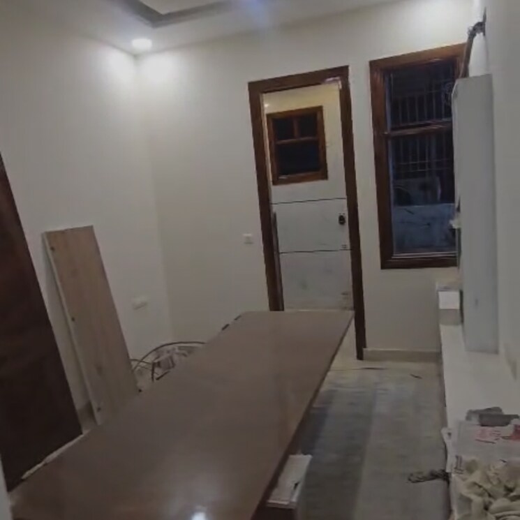 Room, rohini sector 16 3 Bedroom 90 Sq.Mt. Builder Floor In Rohini Sector 16 Delhi 9050404