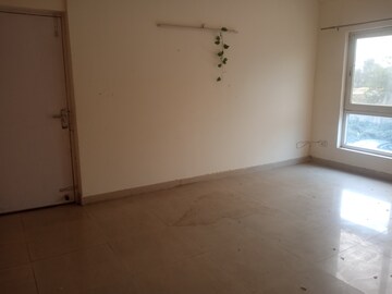 Room in 3.5 BHK Apartment at Sidhartha NCR One, Sector 95 – for Sale