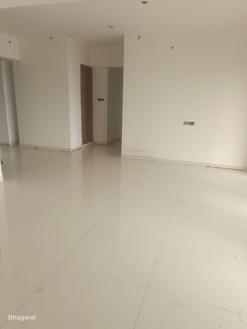 Room in 5 BHK Apartment at Majestique Signature Towers, Balewadi – for Sale