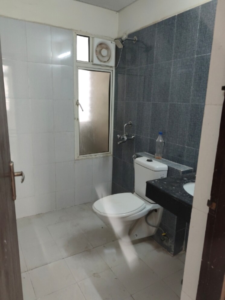 Bathroom, assotech-windsor-court 3 Bedroom 1465 Sq.Ft. Apartment In Sector 78 Noida 9060937