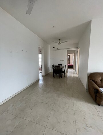 Room in 3 BHK Apartment at Sheth Vasant Lawns, Laxmi Nagar – for Sale